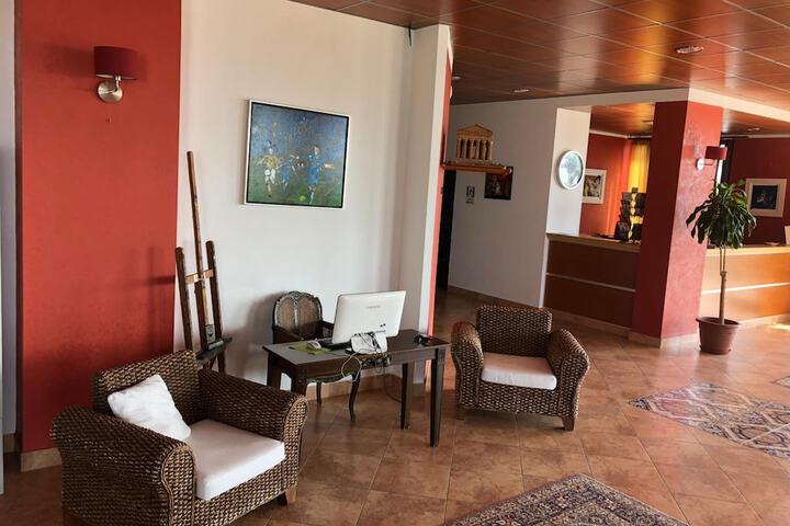 Entrance & Lobby