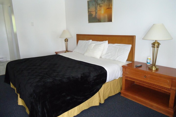 Room 17 of 39