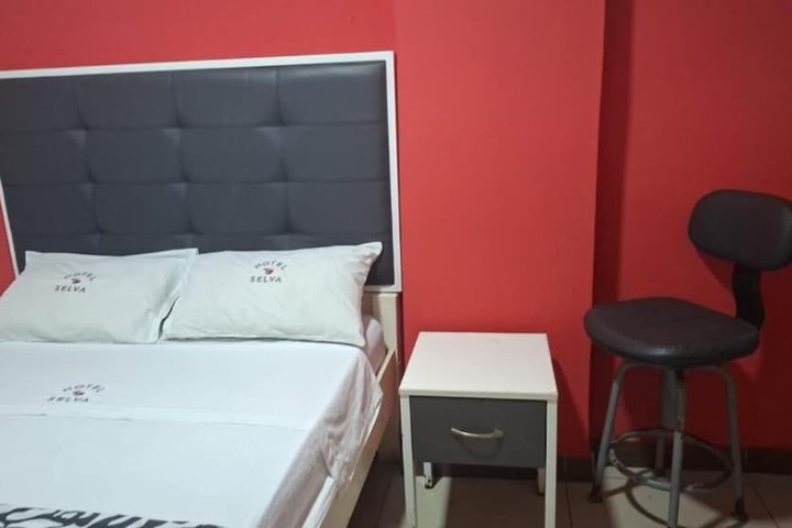 Room 9 of 20