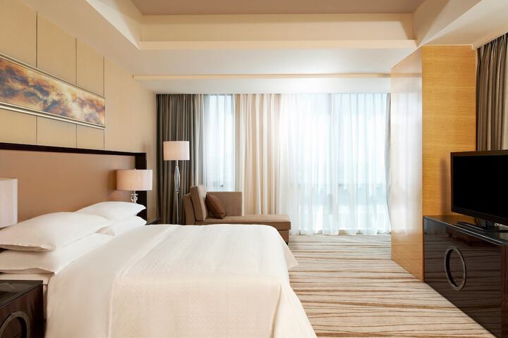 Room 13 of 23