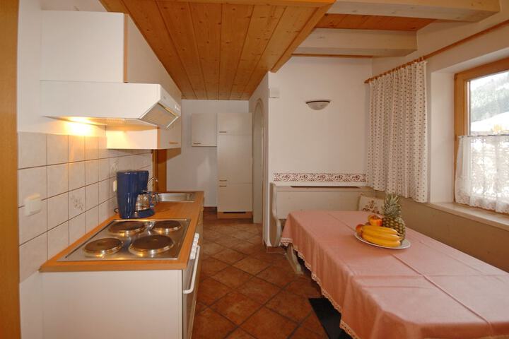 Room 16 of 40