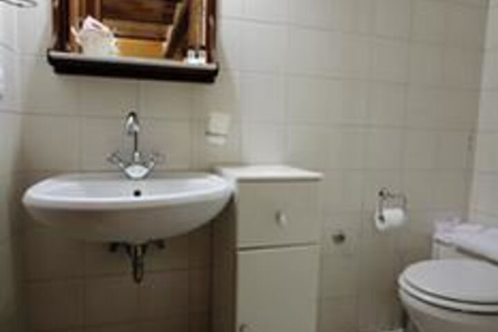 Room 3 of 17