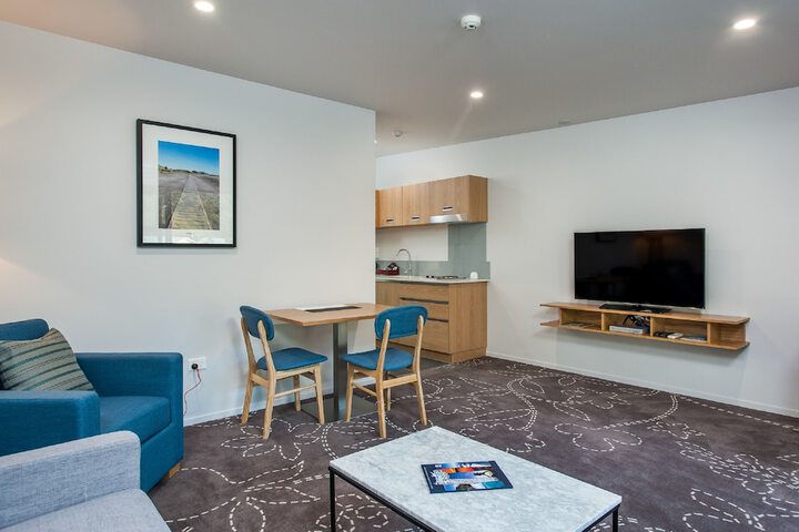 Room 15 of 33