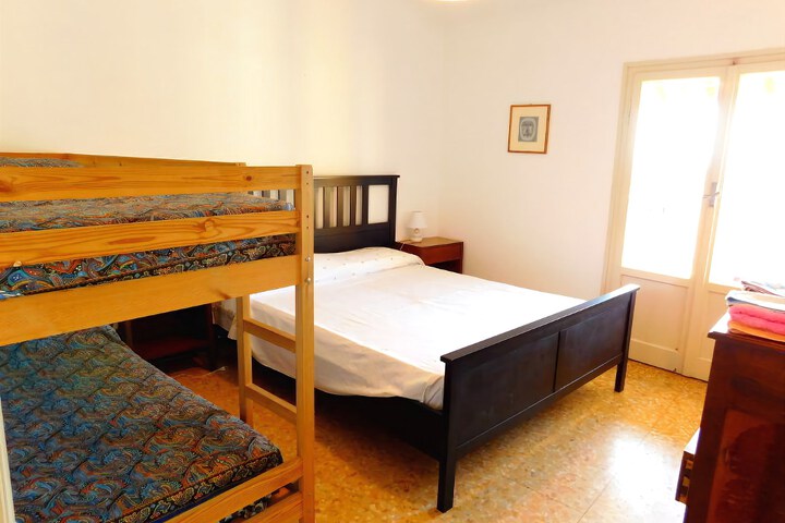 Room 26 of 33