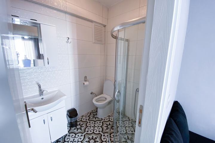 Room 21 of 25