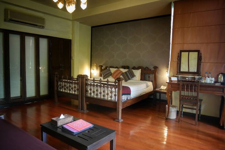 Room 17 of 83
