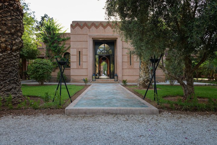 Entrance & Lobby