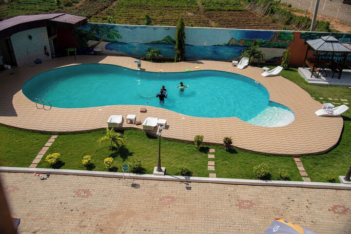 Pool 80 of 110