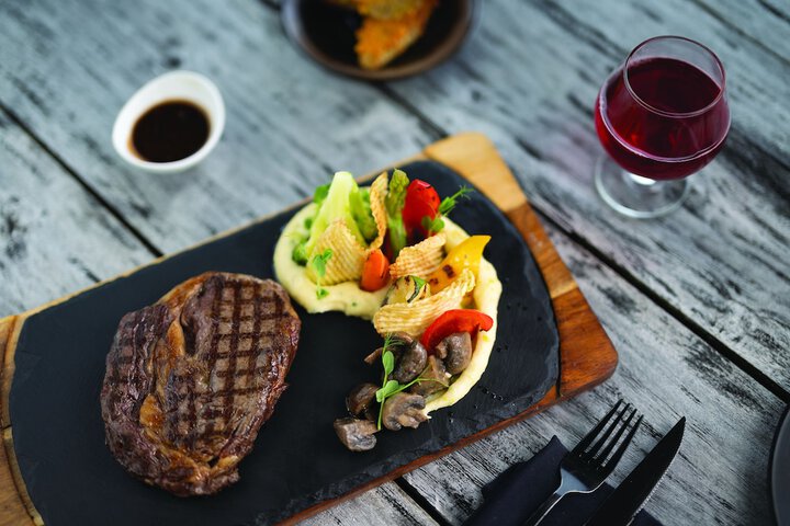 Dining 82 of 121