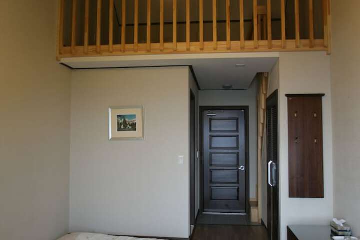 Room 5 of 40
