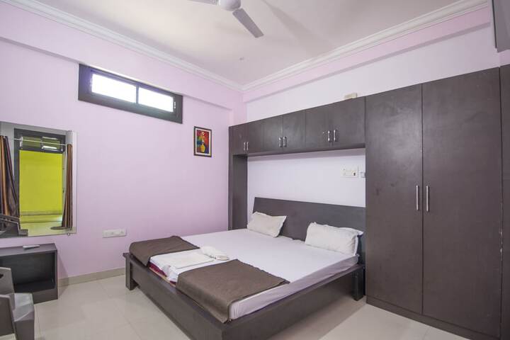 Room 11 of 21