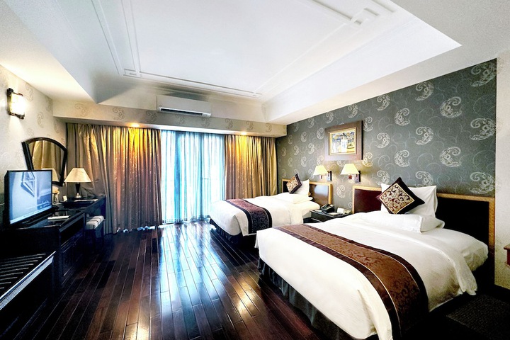 Room 25 of 84