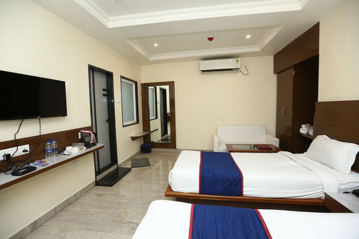 Room 9 of 22
