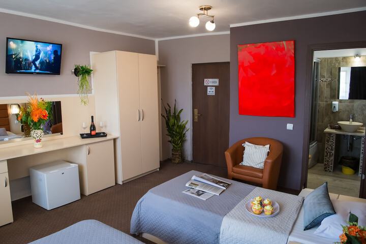 Room 55 of 80