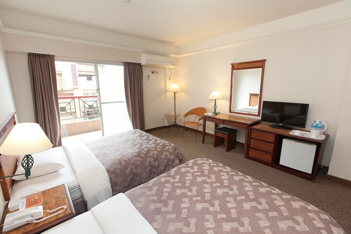 Room 18 of 36