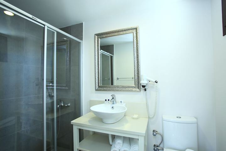 Room 13 of 24