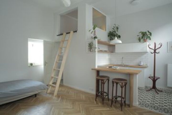 Room 6 of 20