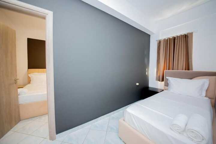 Room 12 of 74