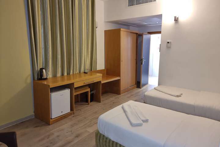 Room 7 of 29