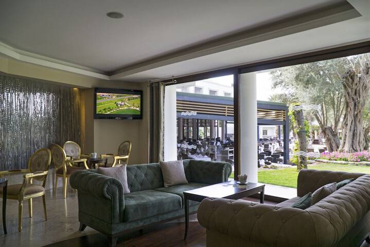 Guest Lobby