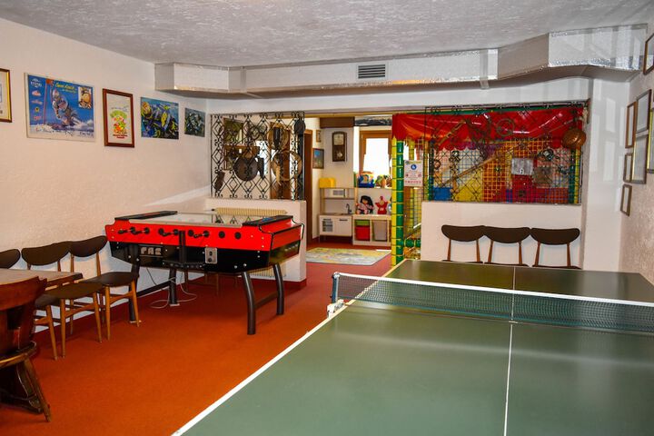 Room 27 of 45