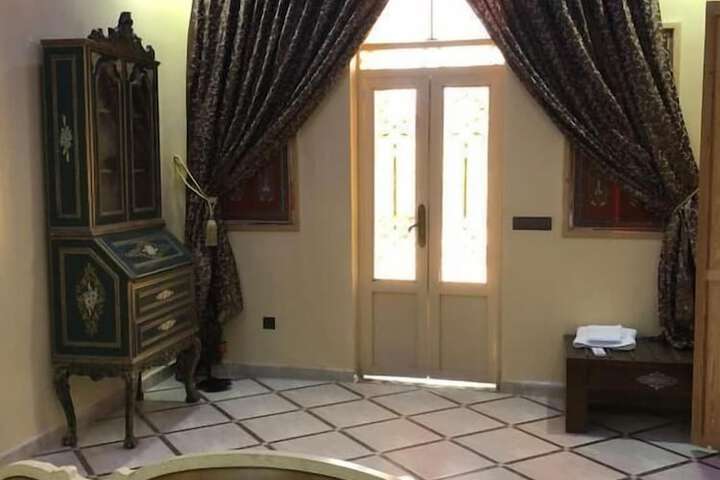 Room 25 of 96