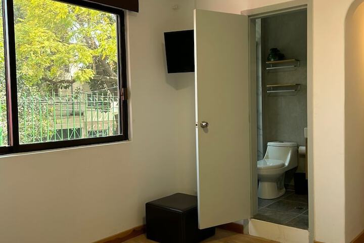 Room 17 of 46