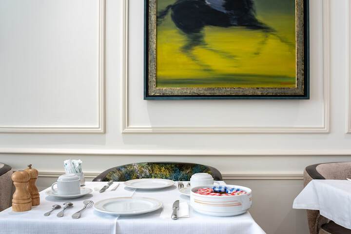 Dining 40 of 54