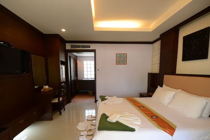 Room 3 of 191