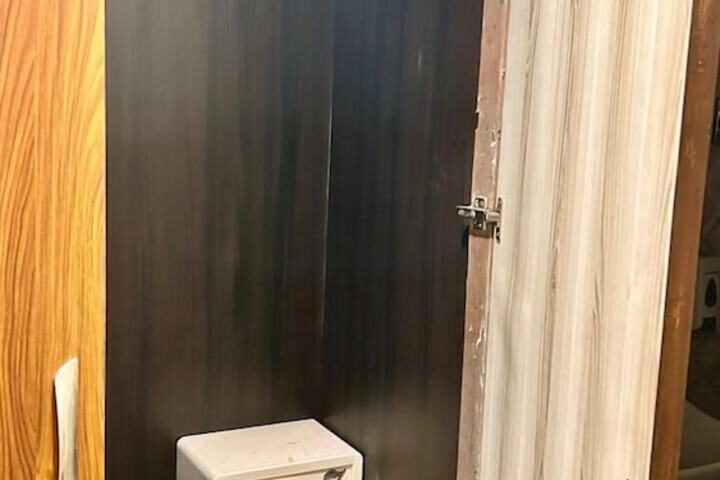 Room 10 of 64