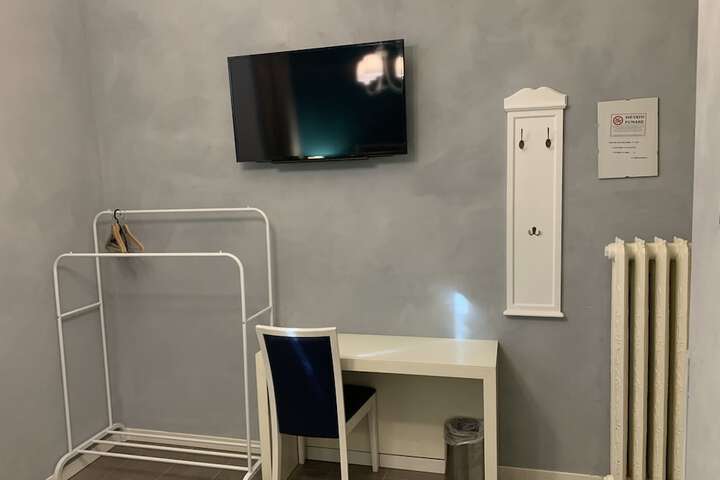 Room 6 of 50