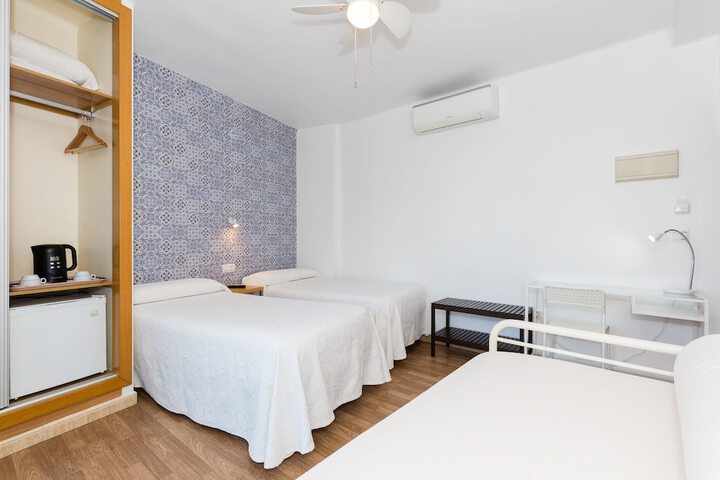 Room 14 of 93
