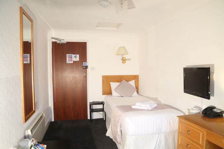 Room 11 of 31