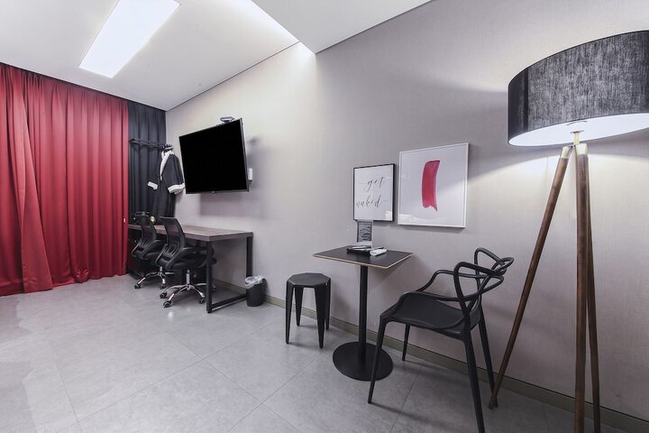 Room 47 of 117
