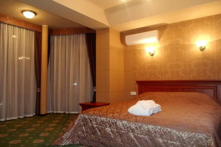 Room 3 of 12