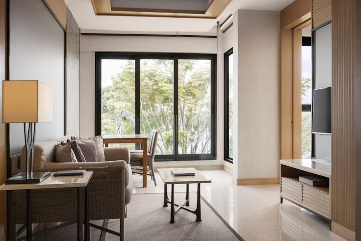 Room 15 of 108