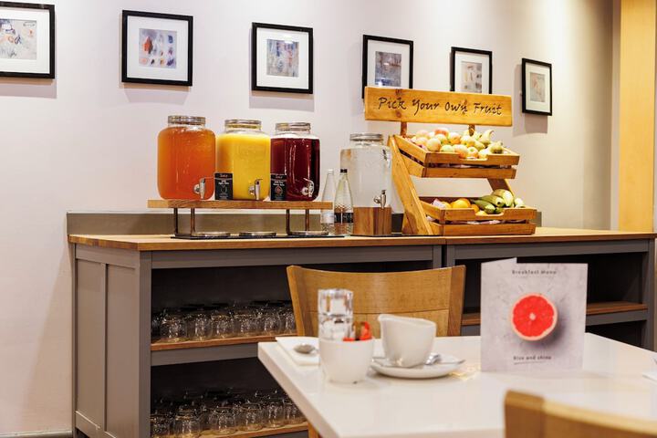 Breakfast/Coffee Service 40 of 68