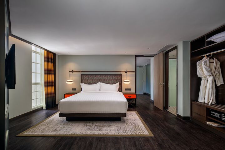 Room 11 of 84
