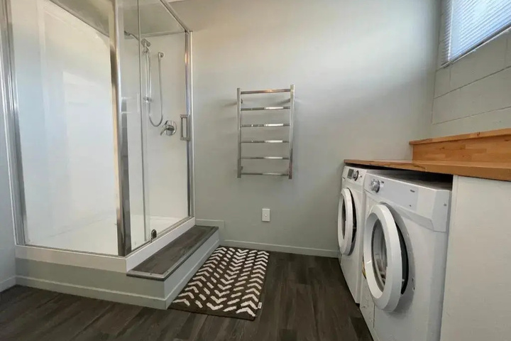 Room 10 of 10