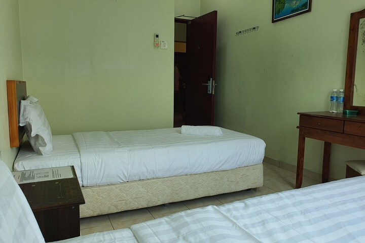 Room 5 of 25