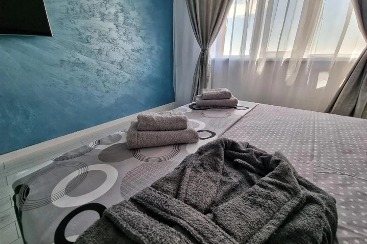 Room 4 of 10