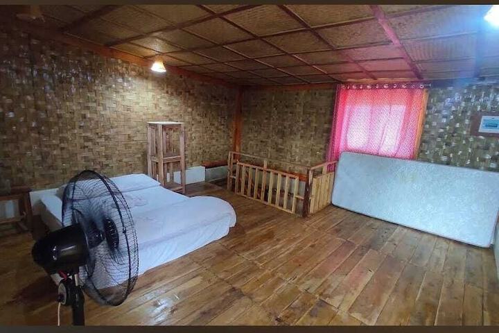 Room 13 of 100
