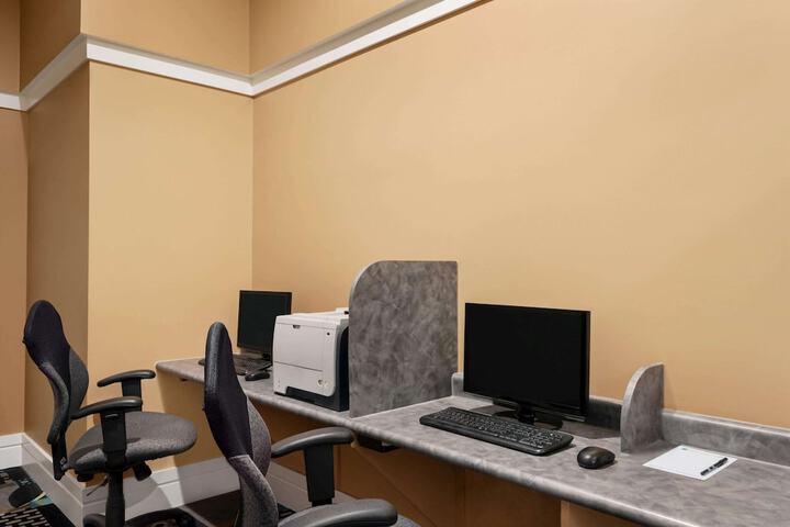 Business Center 46 of 47