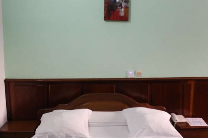 Room 3 of 56