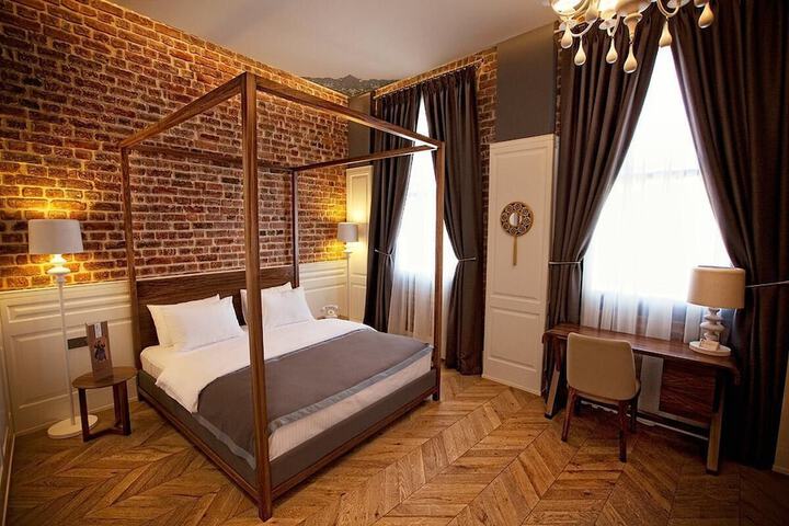 Room 16 of 94