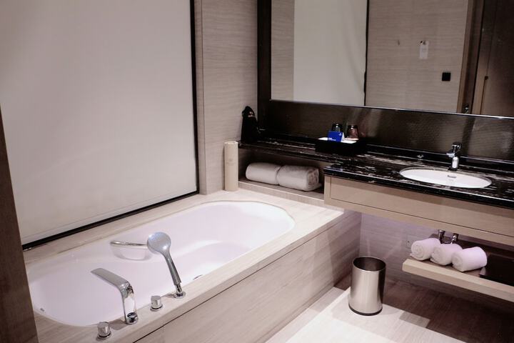 Room 15 of 24