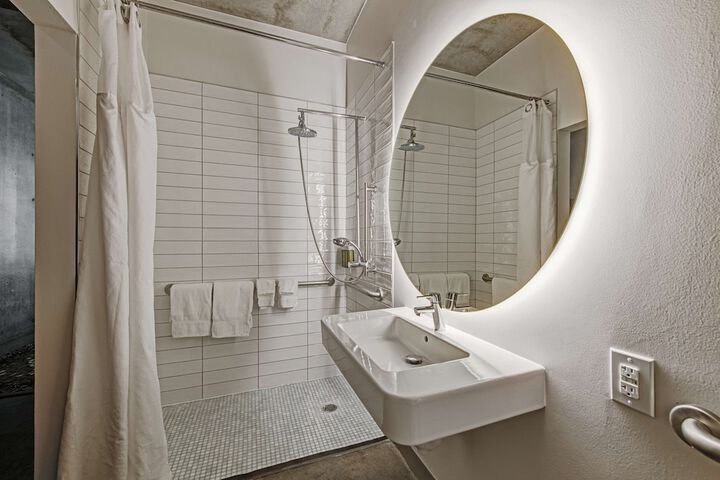 Bathroom shower