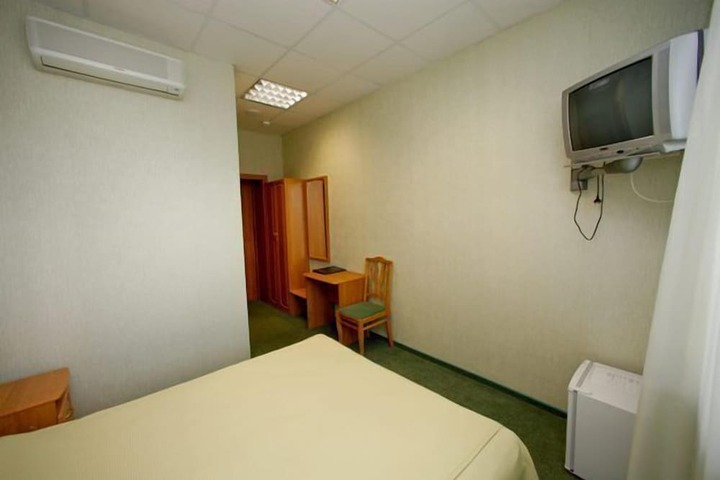 Room 10 of 40