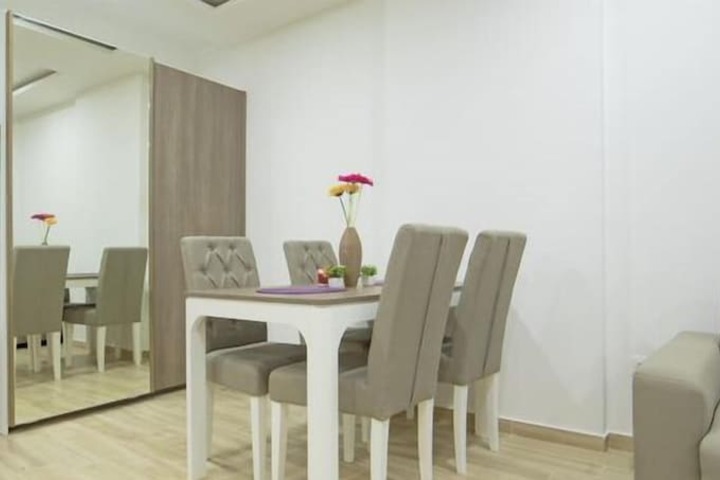 Room 4 of 34