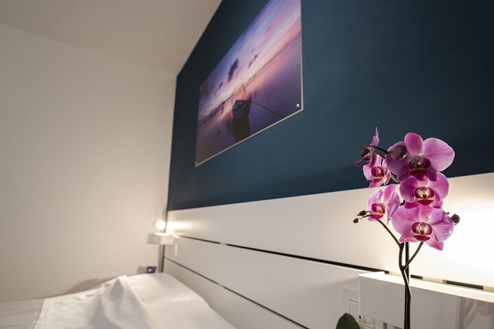 Room 14 of 16